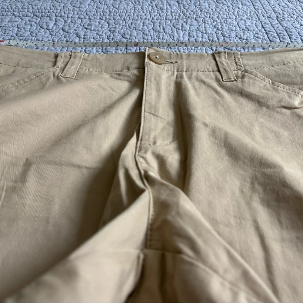 NWT khaki shorts - Picture 6 of 6